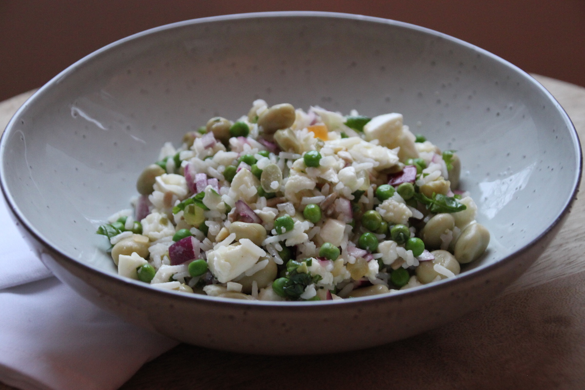 Notenrijstsalade met citroendressing