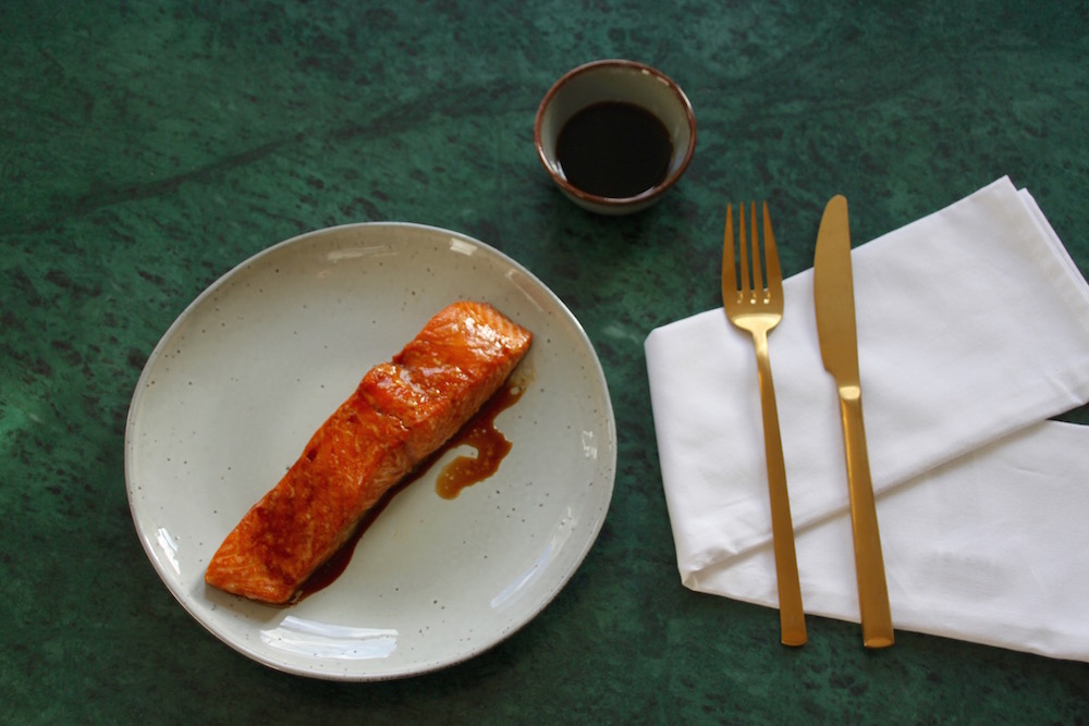 Zalm in soja-ketjap-gembermarinade