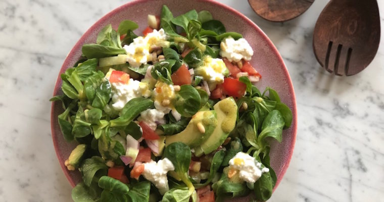 Salade met mosterd-witte wijn azijn dressing