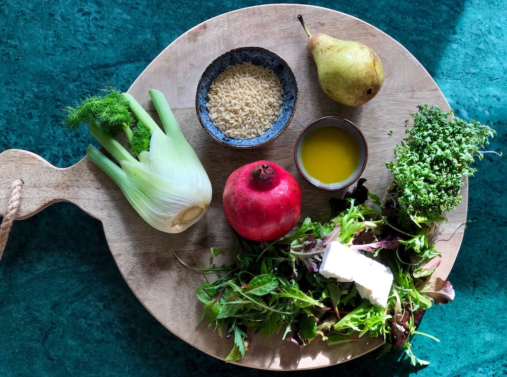 ingrediënten orzosalade met peer